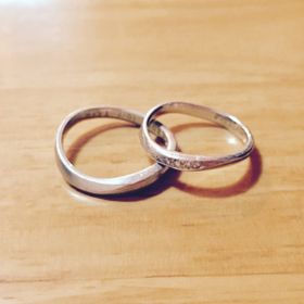 【SIND BAD(シンドバット)の口コミ】 私達が結婚指輪を購入するにあたり1番重視したのが、指輪のつけ心地です。…