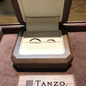 【TANZO.(鍛造指輪)の口コミ】 世界で一つだけの指輪で、鍛造製法で丈夫な事はもちろん、年1回のメンテナ…