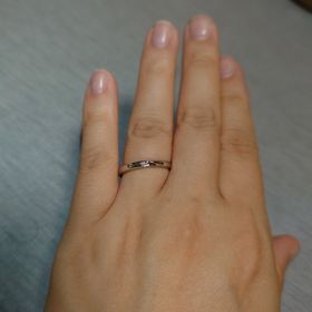 【TRECENTI(トレセンテ)の口コミ】 ピンクダイヤの入った指輪を探していました。ここは、取り扱っているピン…