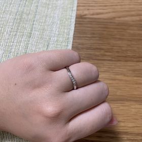 【ケイウノ ブライダル(K.UNO BRIDAL)の口コミ】 指の付け根に添いやすい形はウェーブタイプと聞いていたためそちらにしま…