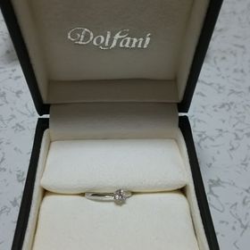 【Dolfani(ドルファーニ )】の口コミ シンプルなデザインです。
重ね付けできるように、一緒に選びにいきました...