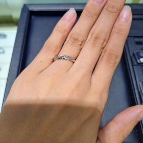 【ROYAL ASSCHER(ロイヤル・アッシャー)の口コミ】 ピュールプラチナは新作の指輪だそうです。他のブランドにあまりないねじ…