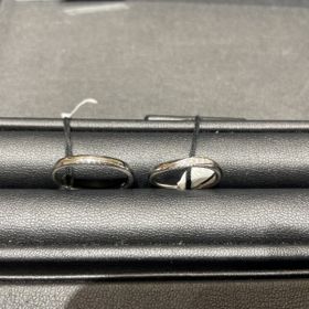 【ラザール ダイヤモンド【取扱店販売】の口コミ】 真っ直ぐのデザインではなく、少し指輪にひねりが入ったようなデザインが…