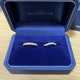 【銀座ダイヤモンドシライシの口コミ】 指輪に角がなく、付け心地が非常に良かったことです。また、仕事中は付け…