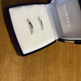 【俄(にわか)の口コミ】 初めはホームページで拝見しました。指輪ひとつひとつにコンセプトストー…