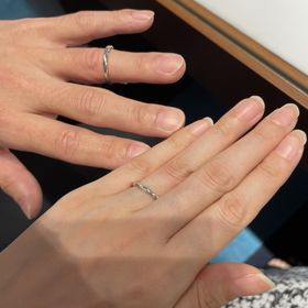 【銀座ダイヤモンドシライシの口コミ】 たくさんの指輪を比較させていただいて、色々みてみましたが、公式サイト…