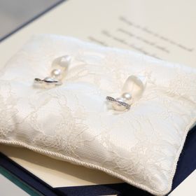 【ティファニー(Tiffany & Co.)の口コミ】 婚約指輪のティファニーノヴォに合わせて選びました。ハーモニーの指輪の…