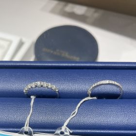 【銀座ダイヤモンドシライシの口コミ】 シンプルなデザインで飽きがこないので、一生付けることができると思いま…