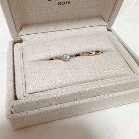 【SIENAROSE(シエナロゼ)の口コミ】 1番の決め手はロゼチナの色味です。プラチナらしさもありつつ、ゴールドカ…