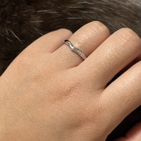 【with Happiness..の口コミ】 スヌーピーが好きでたまたまスヌーピーの誕生日に入籍をしました。
この指…