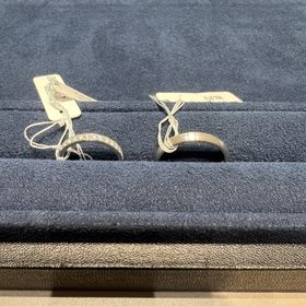 【4℃ BRIDAL(ヨンドシーブライダル)の口コミ】 ハーフエタニティのリングを探していてたくさん種類がありました。その中…