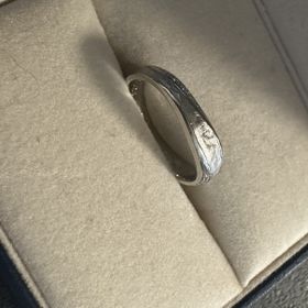 【MIORING(ミオリング)の口コミ】 人とあまり被らないデザインであることも選ぶ上での基準であったため、作…