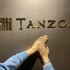 【TANZO.(鍛造指輪)の口コミ】 友人が働いている店舗で作りたかった
コーラルゴールドが可愛らしくもあり…