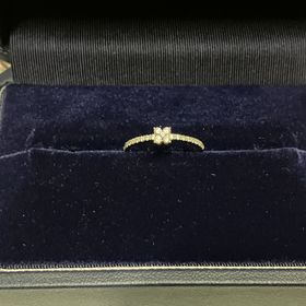 【VERITE(ベリテ)】の口コミ 小さなダイヤが散りばめられていてキュートな感じが可愛かった。ワンストー...