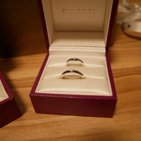 【ブルガリ(BVLGARI)の口コミ】 仕事柄宝石のついたデザインにはできなかったが、全体的にカーブが強い印…