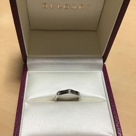 【ブルガリ(BVLGARI)の口コミ】 インフィニート(永遠)という名前がまず素敵です。波型のなかなか他では見…