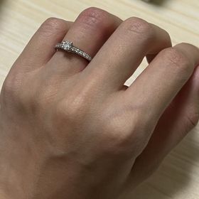 【ブシュロン(BOUCHERON)の口コミ】 エタニティリングもかわいいけど、憧れの一粒ダイヤも欲しくなるだろうな…