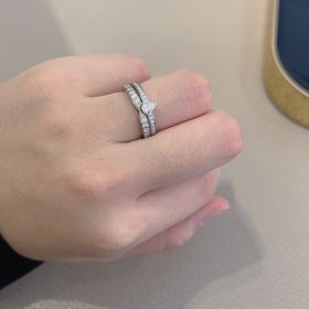 【ショーメ(CHAUMET)の口コミ】 特にジョゼフィーヌの婚約指輪は、ずば抜けて好みのデザインでした。セッ…