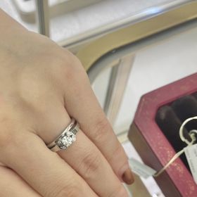 【カルティエ(Cartier)の口コミ】 太さ:細身・デザイン:ストレート・素材:プラチナ
他ブランドと比べてかな…