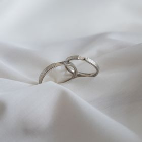 【Cayof(カヨフ)の口コミ】 インスタグラムで偶然見かけ、シンプルでありながらも個性的なデザインに…