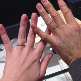 【銀座ダイヤモンドシライシの口コミ】 シンプルなデザインで普段使いできそうなものを探していると伝えたところ…