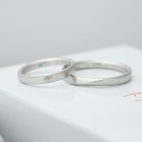 【THREE TREES(スリーツリーズ)の口コミ】 世界でひとつの自分たちだけの指輪が低価格で作成できるとのことで、かな…