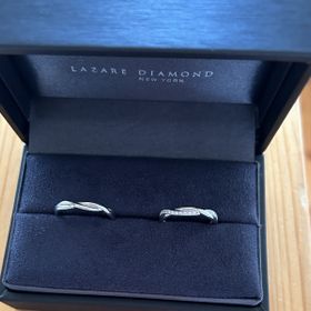 【ラザール ダイヤモンド(LAZARE DIAMOND)の口コミ】 「永遠に続く愛」を表現しているというデザインがとても気に入って購入し…