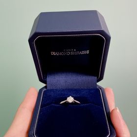 【銀座ダイヤモンドシライシの口コミ】 いずれは結婚指輪とセットでつけたいと思っていたので、シンプルで細めの…