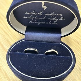 【Something Blue(サムシングブルー)の口コミ】 種類が多くてとても悩みました。
これを見た時に、シンプルよりも少しゴー…