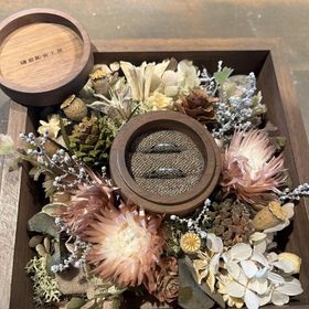 【鎌倉彫金工房の口コミ】 元々「プラチナ」「細め」「自分達で作れる」を元に探していた。
自分達で…