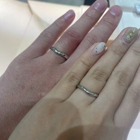 【ティファニー(Tiffany & Co.)の口コミ】 丸甲型で指にとてもフィットします。シンプルなデザインですが、ウェーブ…