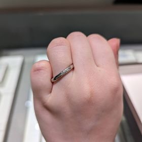 【アイプリモ(I-PRIMO)の口コミ】 格式高いイメージのシルバーにしました。結婚指輪という特別感をよりあげ…