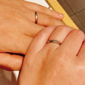 【4℃ BRIDAL(ヨンドシーブライダル)の口コミ】 男女で同じデザインのものにしてお揃いにすることを第一に決めていました…