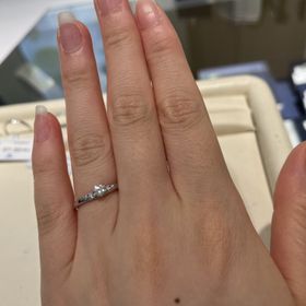 【ミルフローラ(Milluflora)】の口コミ シンプルですが少しデザインが入っていて、可愛いと思いました。
ウェーブ...