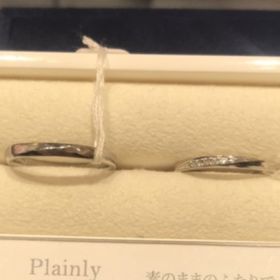 【4℃ BRIDAL(ヨンドシーブライダル)の口コミ】 プラチナで派手すぎないシンプルなデザインのものを探しており、つけ心地…