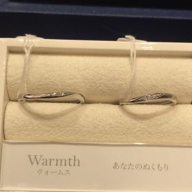 【4℃ BRIDAL(ヨンドシーブライダル)の口コミ】 プラチナでシンプルなものを希望。なんとなくウェーブデザインがいいかな…