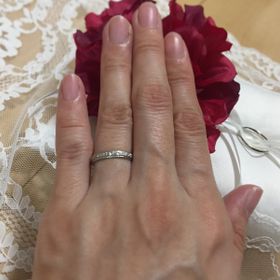 【STAR JEWELRY(スタージュエリー)の口コミ】 普段仕事中も付ける指輪なので、シンプルかつ控えめすぎず、主張しすぎな…