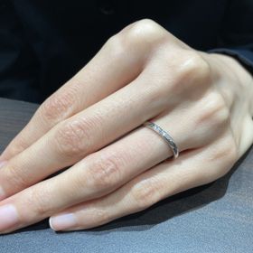 【アイプリモ(I-PRIMO)の口コミ】 正面からダイヤがしっかり見えるところが素敵だなと思いました。また、3石…