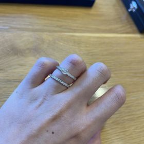 【BIJOUPIKO(ビジュピコ)の口コミ】 とにかくキラキラしたデザインのものに憧れており、試着させていただいだ…