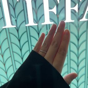 【ティファニー(Tiffany & Co.)の口コミ】 シンプルで、日常生活に馴染むデザインが気に入りました。結婚指輪といえ…