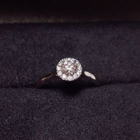 【ラザール ダイヤモンド(LAZARE DIAMOND)の口コミ】 デザイン、ダイヤの美しさ、価格、アドバイザーさんのご対応が総合的によ…