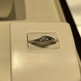 【俄(にわか)の口コミ】 主人と私が一目惚れした婚約指輪が同じでした。セットリングではありませ…