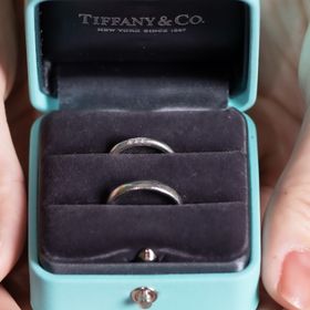 【ティファニー(Tiffany & Co.)の口コミ】 シンプルなプラチナの、結婚指輪といえばこれだというような指輪を探して…
