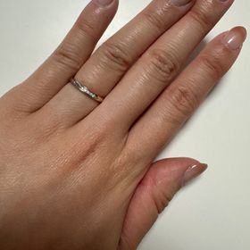 【俄(にわか)の口コミ】 デザイン性があり、他とは違って人とかぶりにくいと思いました。プラチナ…