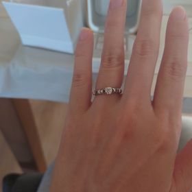 【ブシュロン(BOUCHERON)の口コミ】 最初は王道デザインの指輪を考えていましたが、インターネットなどで様々…