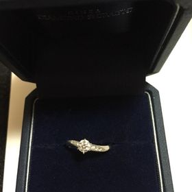 【銀座ダイヤモンドシライシの口コミ】 ダイアモンドの質と、サロンの雰囲気らスタッフの方の対応がすごくよく、…