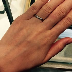 【STAR JEWELRY(スタージュエリー)の口コミ】 シンプルなストレートのリングに絞って探しています。そのため正直ブラン…