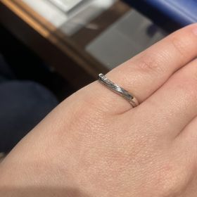 【銀座ダイヤモンドシライシの口コミ】 デザインがとても好きだったということと、職人の手作業で作られた繊細な…