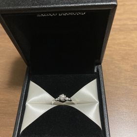 【エクセルコダイヤモンド(EXELCO DIAMOND)の口コミ】 アンティークなデザインが気に入り、ダイヤモンドの大きさ、それに見合う…