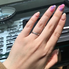 【ラザール ダイヤモンド(LAZARE DIAMOND)の口コミ】 ダイヤの輝きがとにかく美しいのが印象的でした。10粒もダイヤが入ってい…